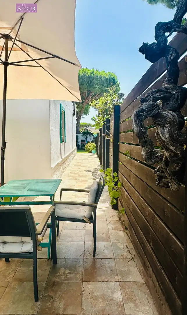 Terrassa de Casa o xalet en venda en Barbate amb Jardí privat, Terrassa i Moblat