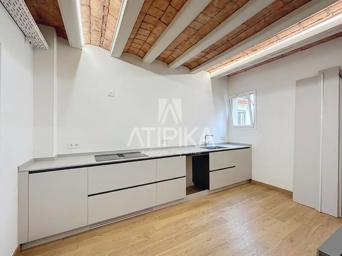 Cuina de Pis de lloguer en Barcelona amb Aire condicionat, Calefacció i Parquet