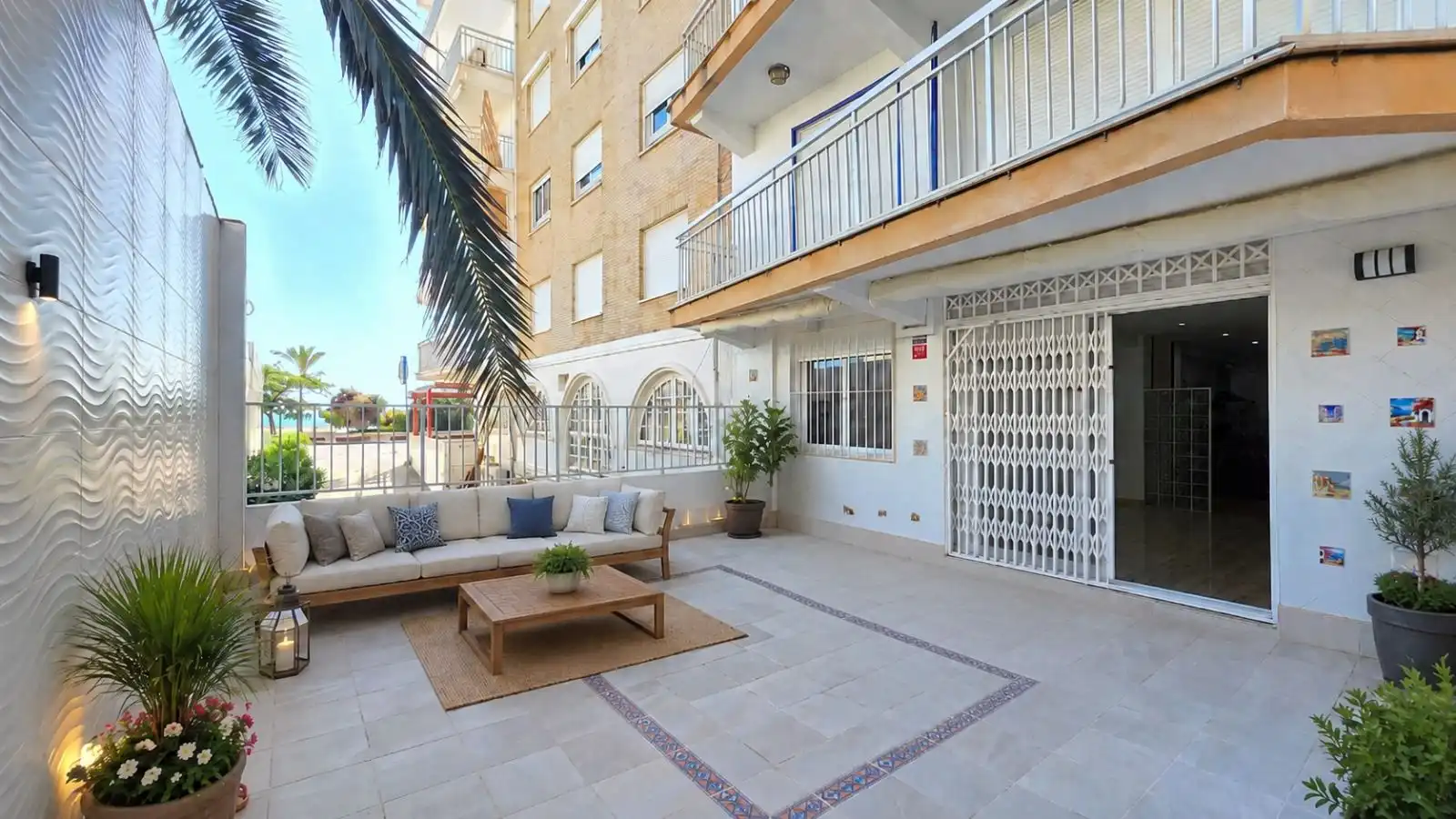 Vista exterior de Planta baixa en venda en Las Tres Villas amb Terrassa