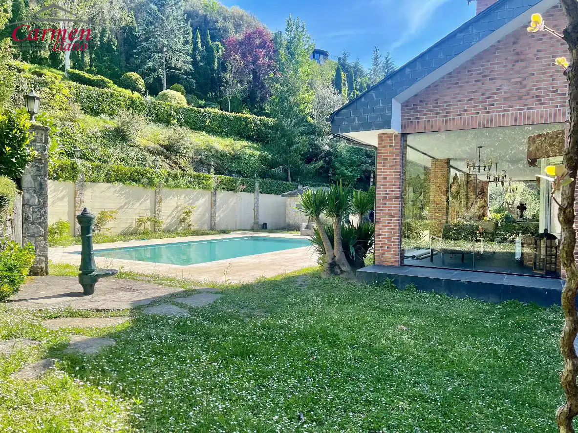 Piscina de Casa o xalet en venda en Mungia amb Calefacció, Jardí privat i Terrassa