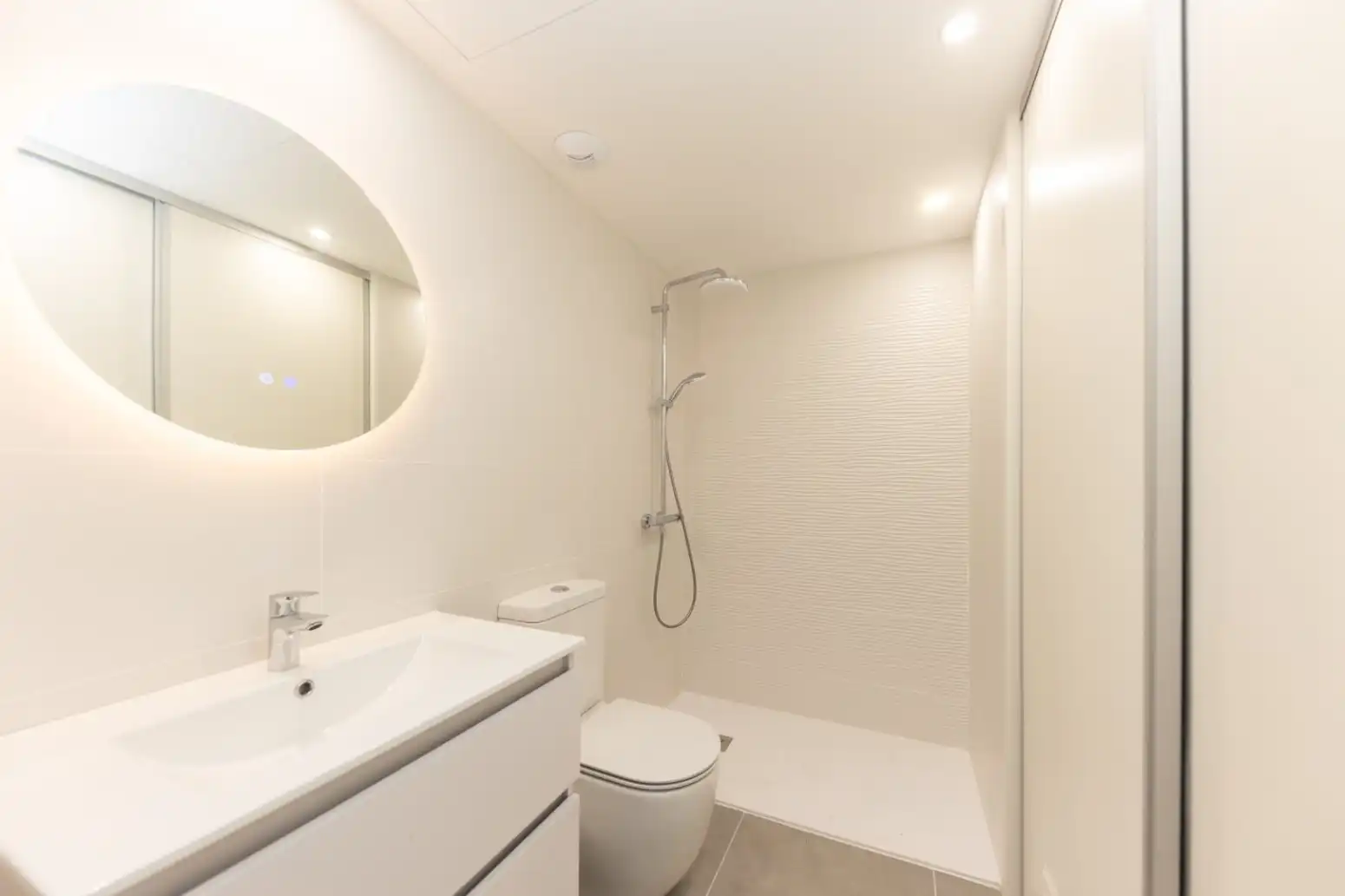 Baño de Piso en venta en Viladecans con Terraza y Balcón