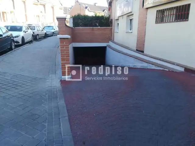 Aparcament de Garatge en venda en Madrid