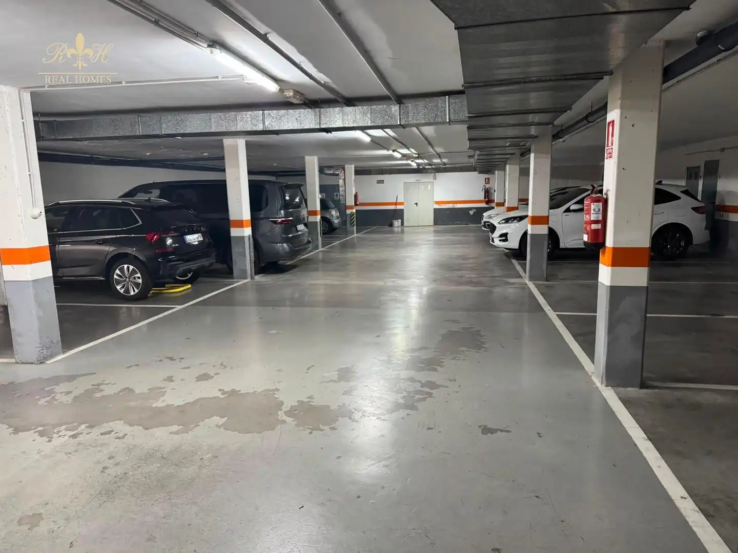 Parkplatz von Dachboden zur Miete in L'Alfàs del Pi mit Klimaanlage, Terrasse und Schwimmbad