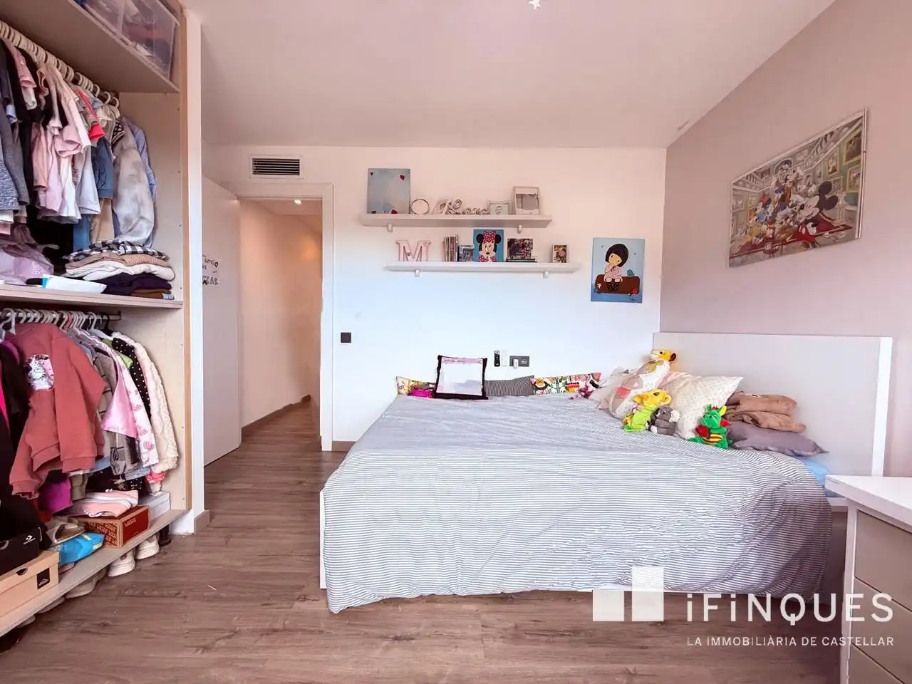 Habitación de Finca rústica en venta en Castellar del Vallès con Calefacción, Parquet y Terraza