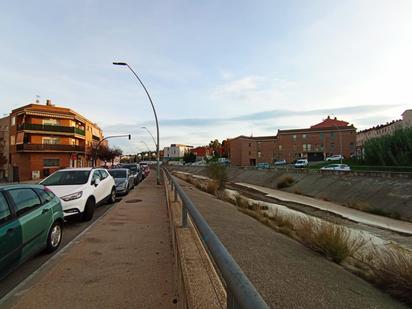 Vista exterior de Pis en venda en Terrassa amb Aire condicionat i Calefacció