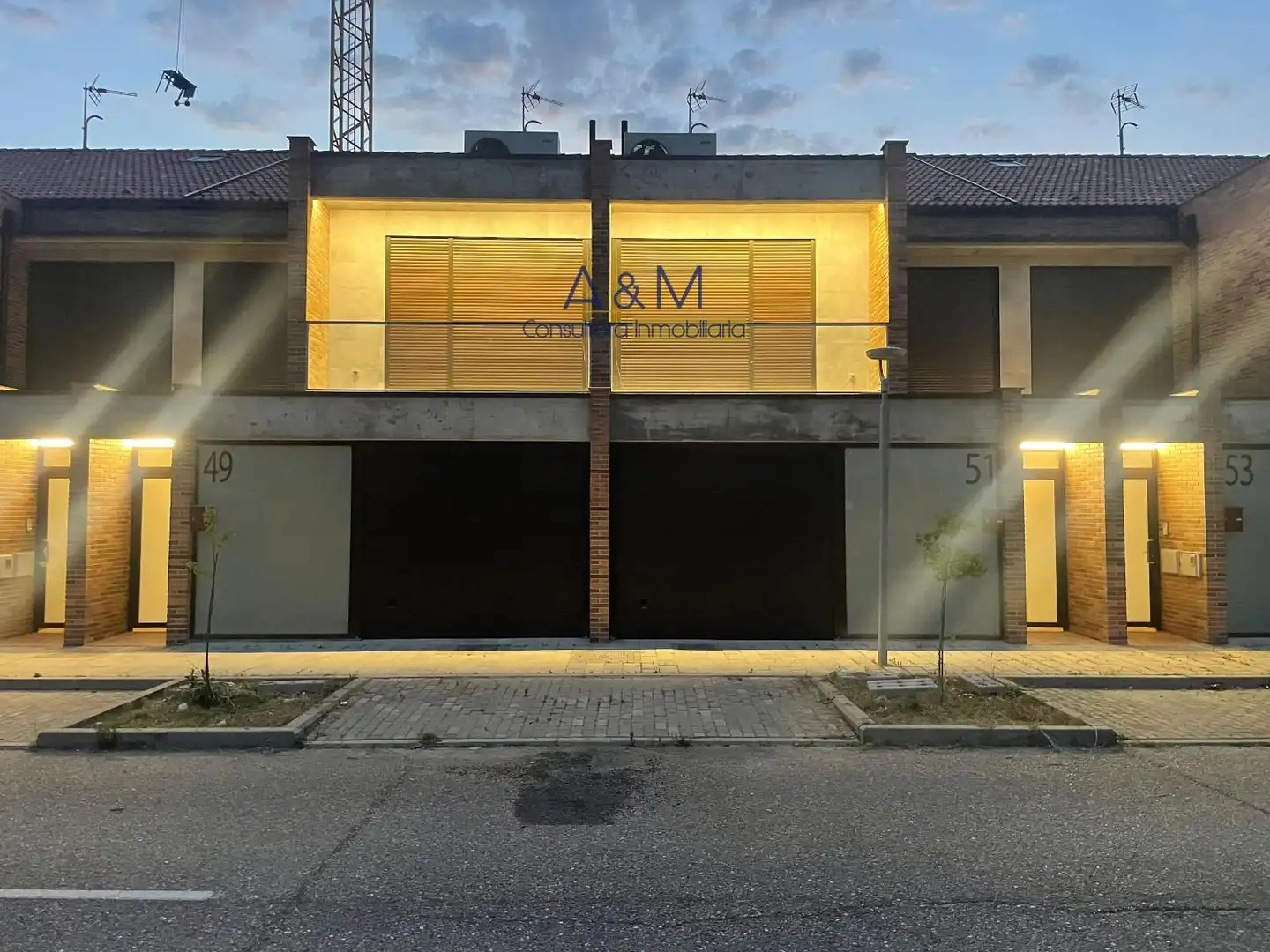 Vista exterior de Casa adosada en venta en Laguna de Duero con Calefacción, Jardín privado y Terraza