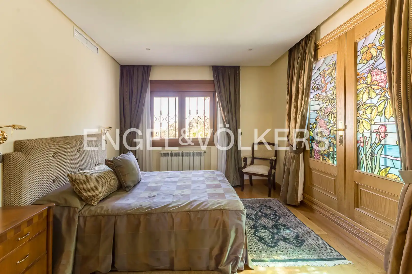 Bedroom of Houses for sale in Madrid  with Air Conditioner, Heating and Private garden