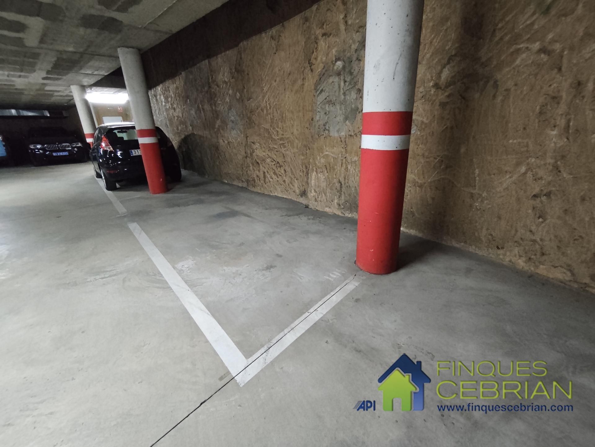 Garage to rent in Alella