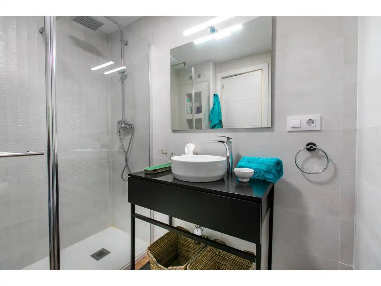 Bathroom of Flat for rent in Rincón de la Victoria  with Air Conditioner, Terrace and Furnished