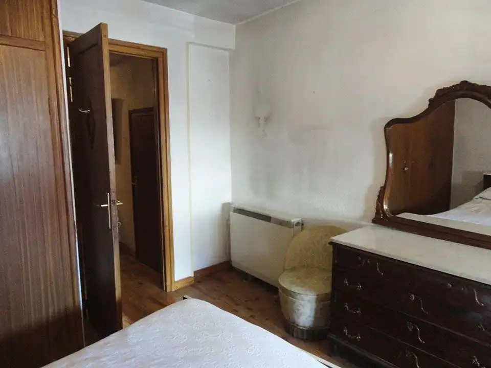 Habitación de Edificio en venta en Salas de los Infantes