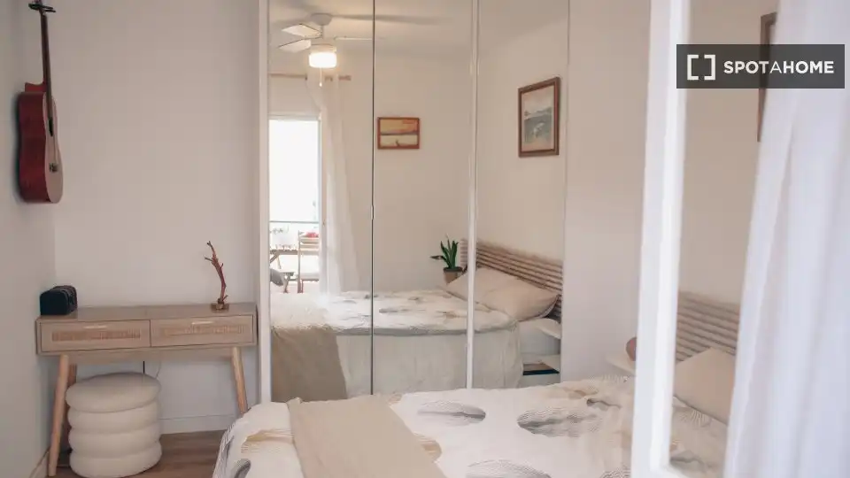 Habitación de Piso de alquiler en Cubelles con Aire acondicionado, Calefacción y Amueblado