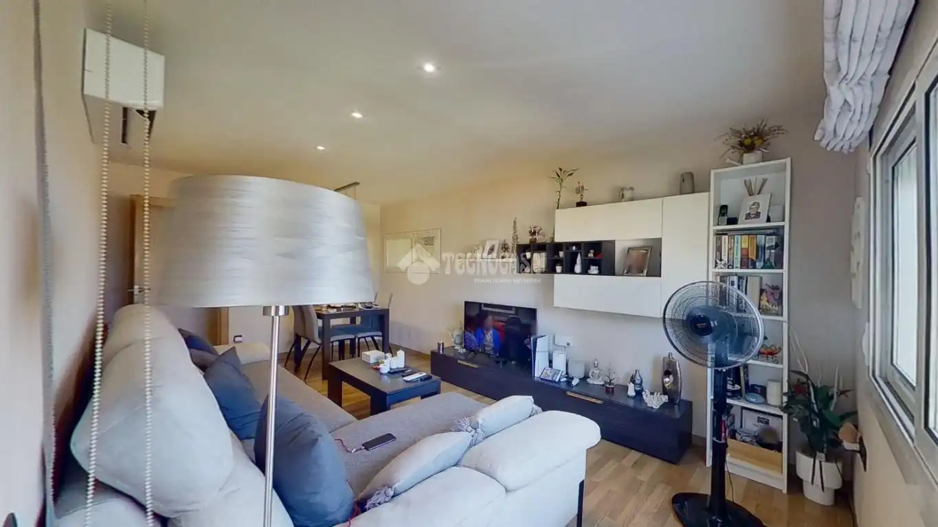 Living room of Flat for sale in Barberà del Vallès  with Air Conditioner, Heating and Parquet flooring
