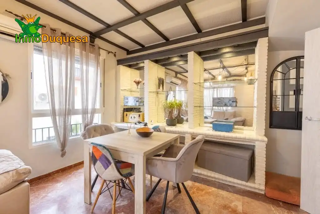 Comedor de Casa adosada en venta en Granada con Aire acondicionado, Calefacción y Jardín privado