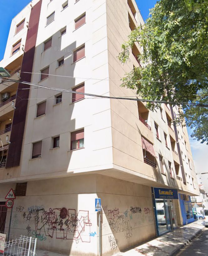 Planta baja en venta en Calle Cómico Riquelme, 14, Parque Ayala - Jardín de la Abadía - Huelín
