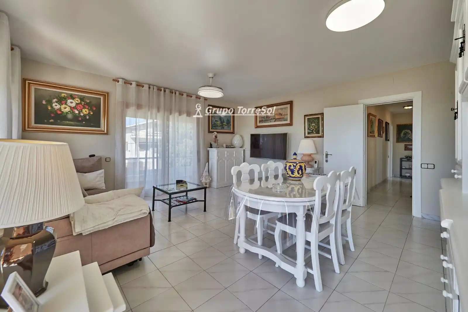 Sala de estar de Casa o chalet en venta en El Vendrell con Calefacción, Terraza y Piscina
