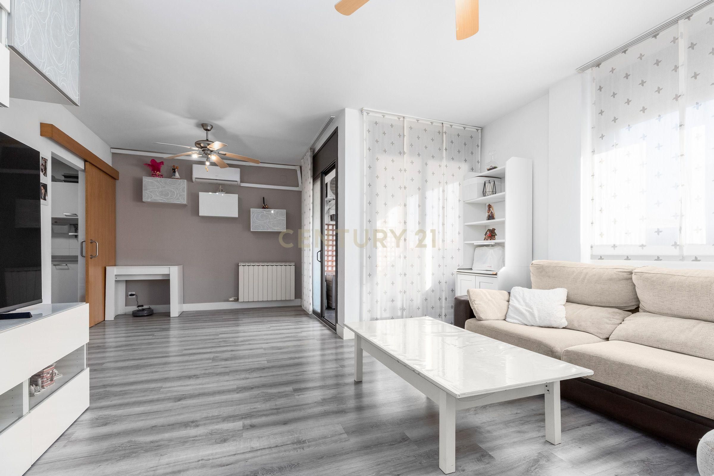 Living room of Apartment for sale in Hostalric  with Air Conditioner and Balcony