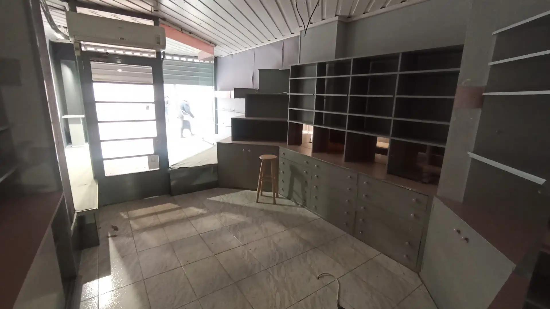 Local de alquiler en  Lleida Capital con Alarma