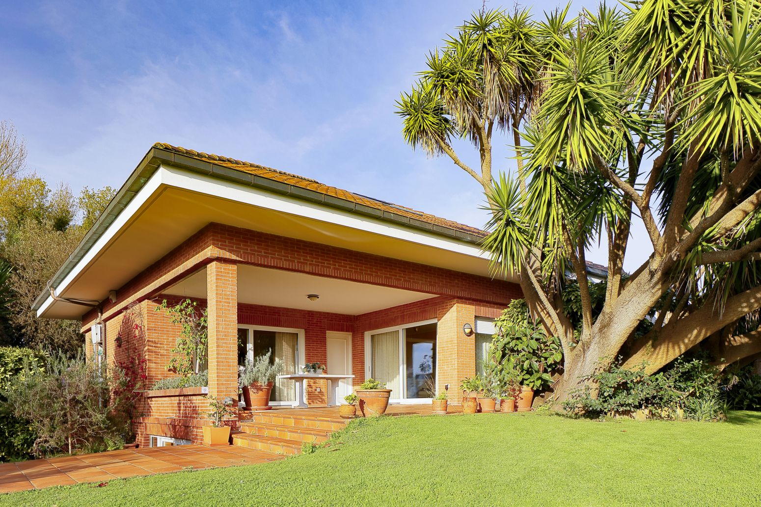 Exterior view of House or chalet for sale in Gijón   with Heating, Private garden and Parquet flooring