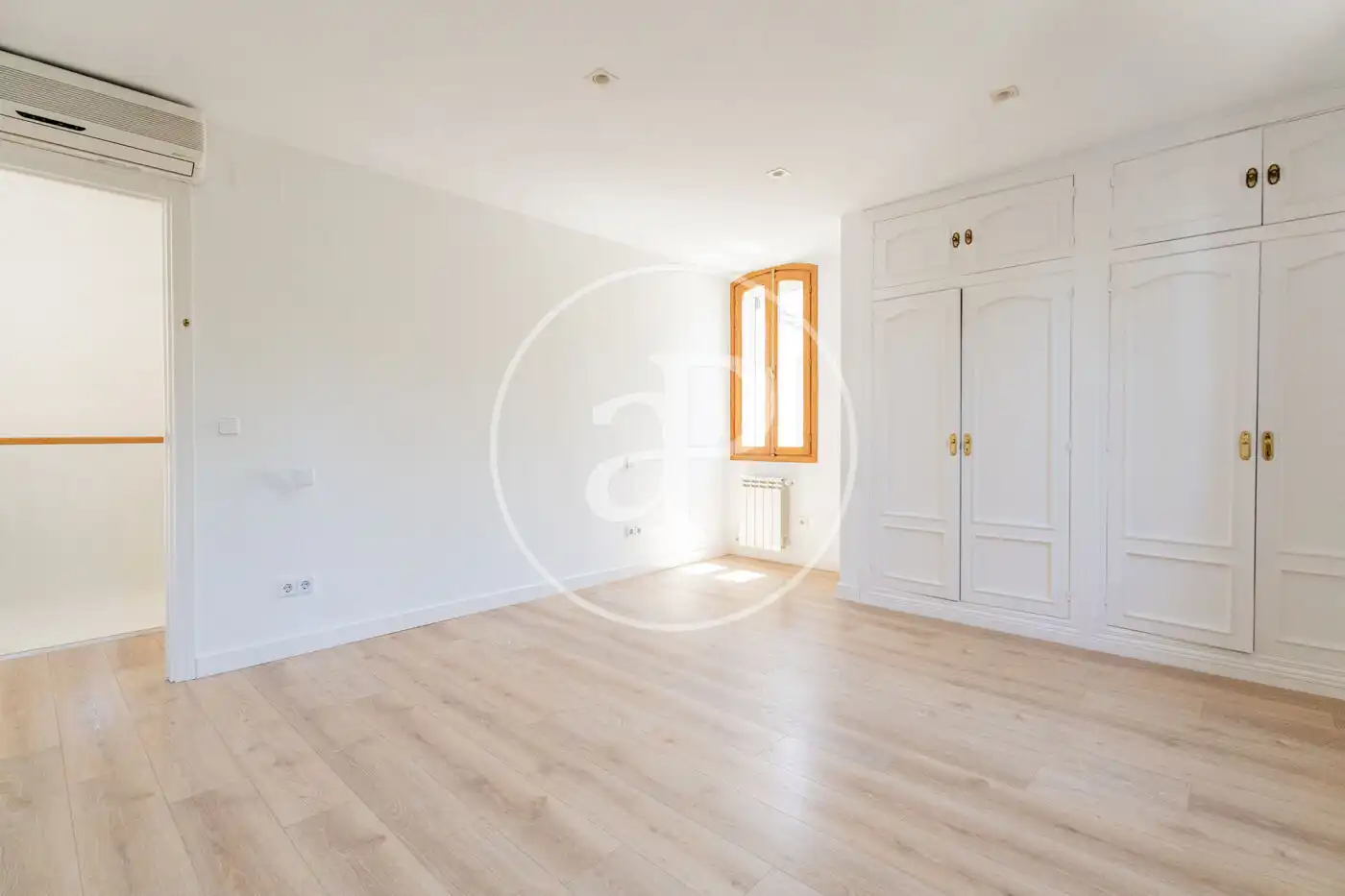Habitación de Casa o chalet de alquiler en Madrid con Aire acondicionado, Calefacción y Jardín privado