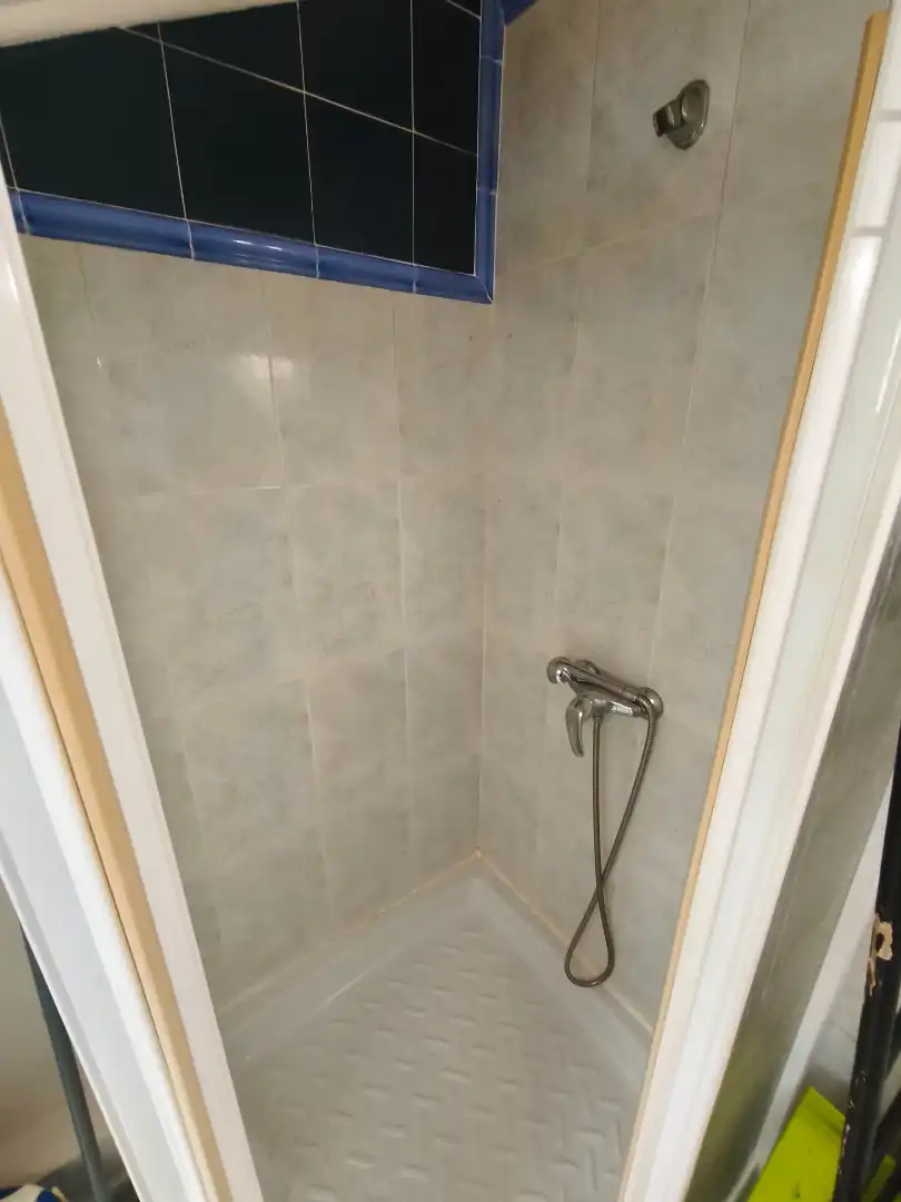 Badezimmer von Wohnungen zur Miete in Vigo  mit Parkett und Möbliert