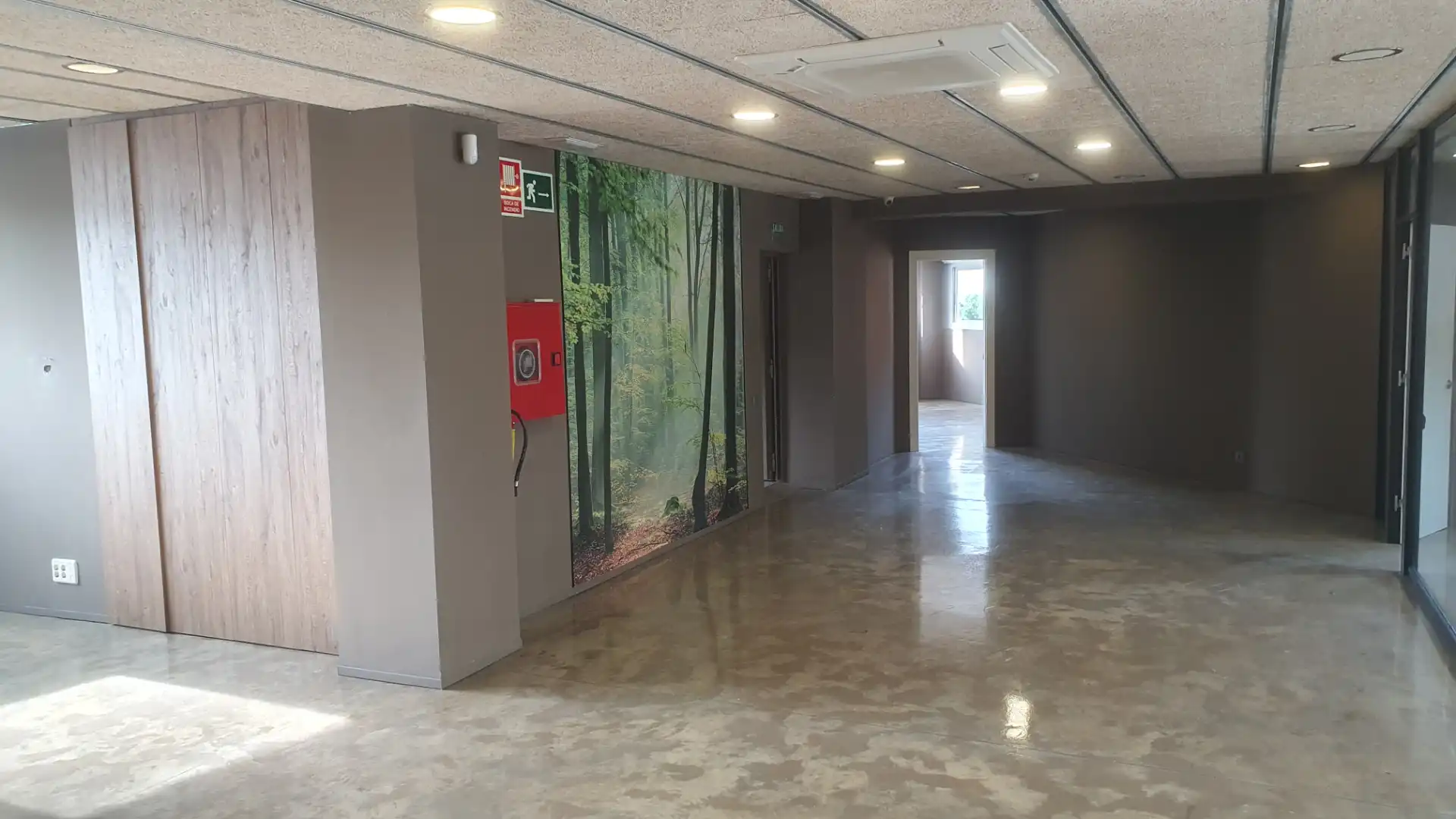 Nave industrial de alquiler en Badalona con Calefacción y Alarma