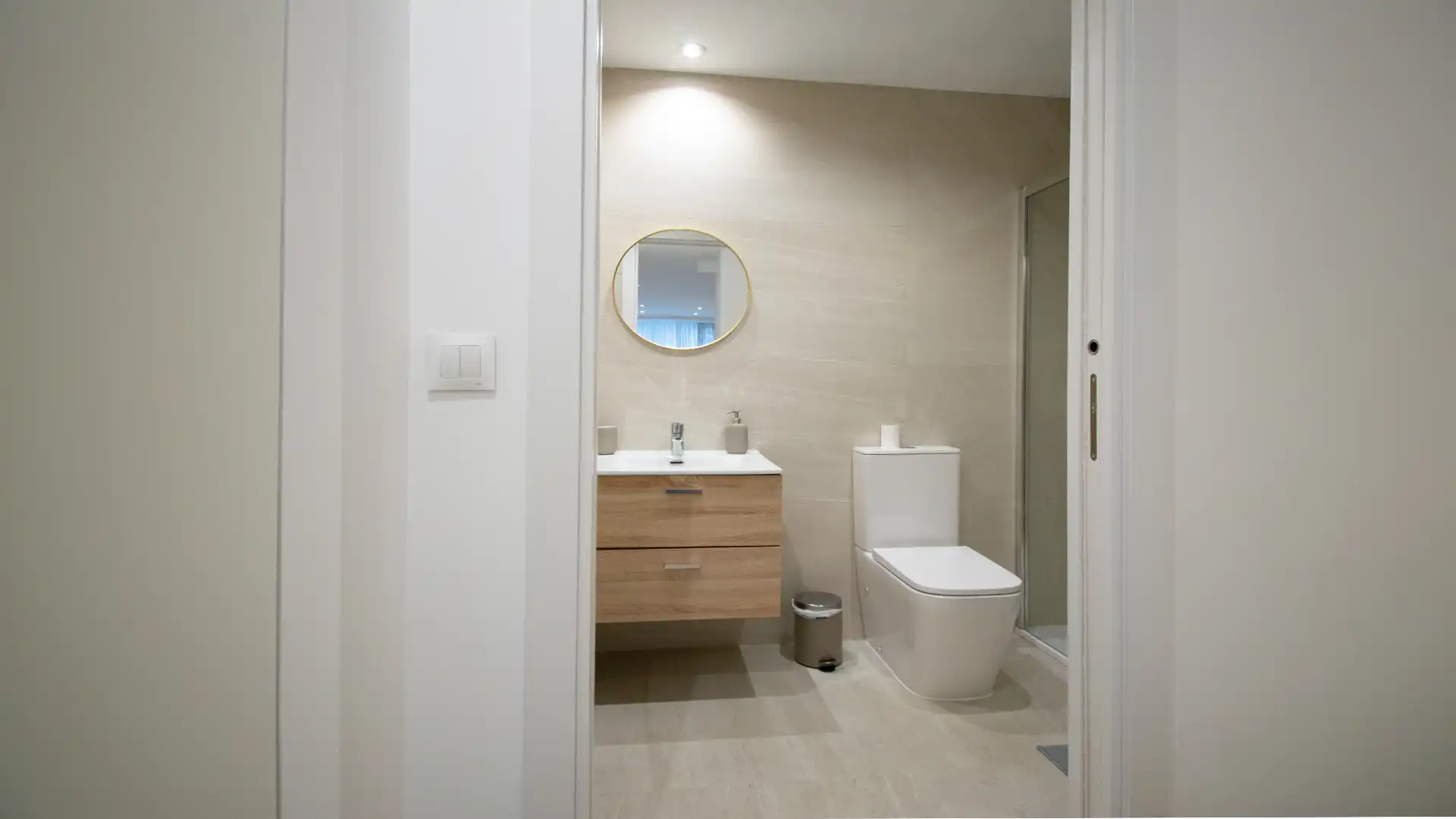 Bathroom of Flat for rent in Madrid  with Heating, Furnished and Oven