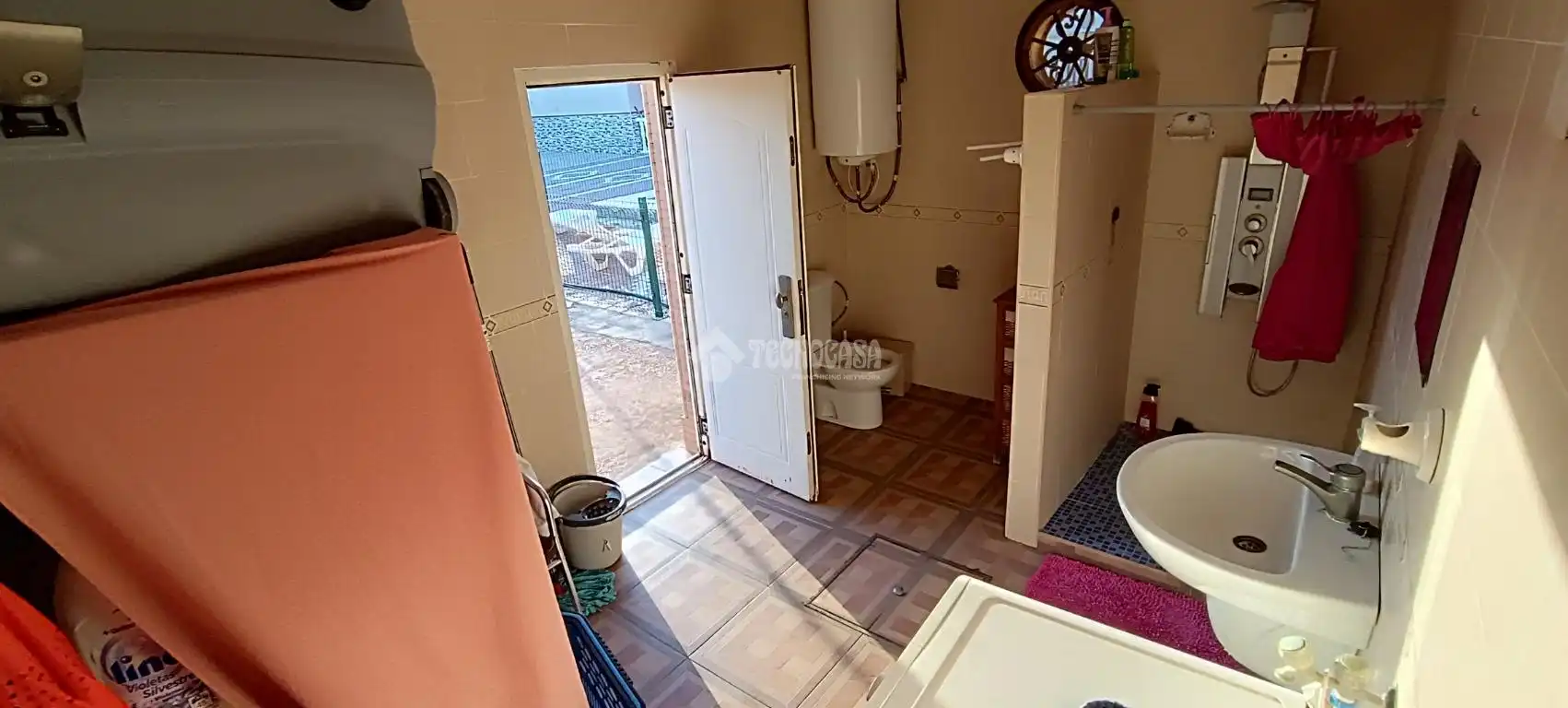 Bany de Finca rústica en venda en Dos Hermanas amb Aire condicionat, Terrassa i Piscina