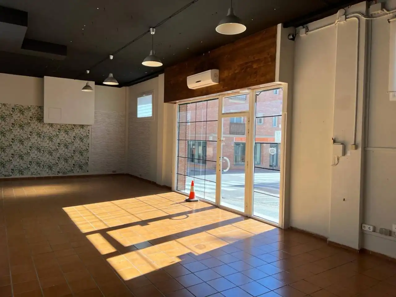 Local en venta en Sant Quirze del Vallès
