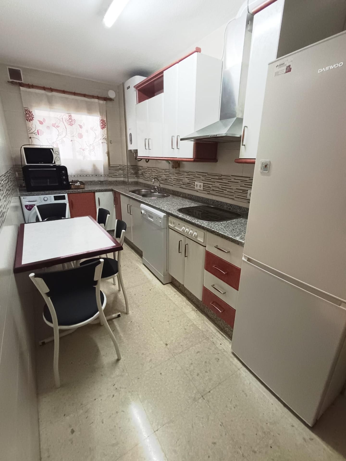 Cuina de Pis de lloguer en  Córdoba Capital amb Aire condicionat, Jardí privat i Terrassa