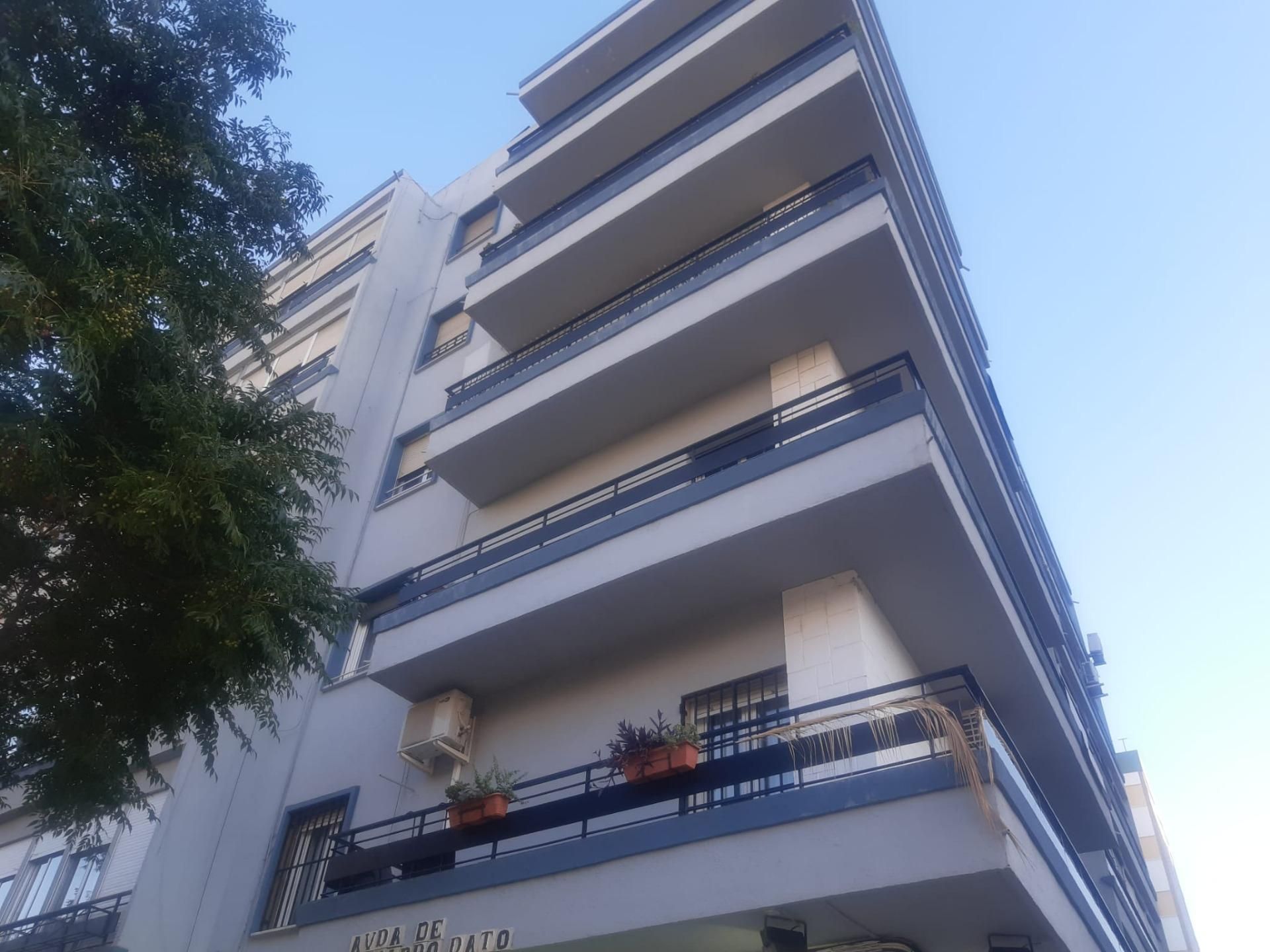 Exterior view of Flat for sale in  Sevilla Capital