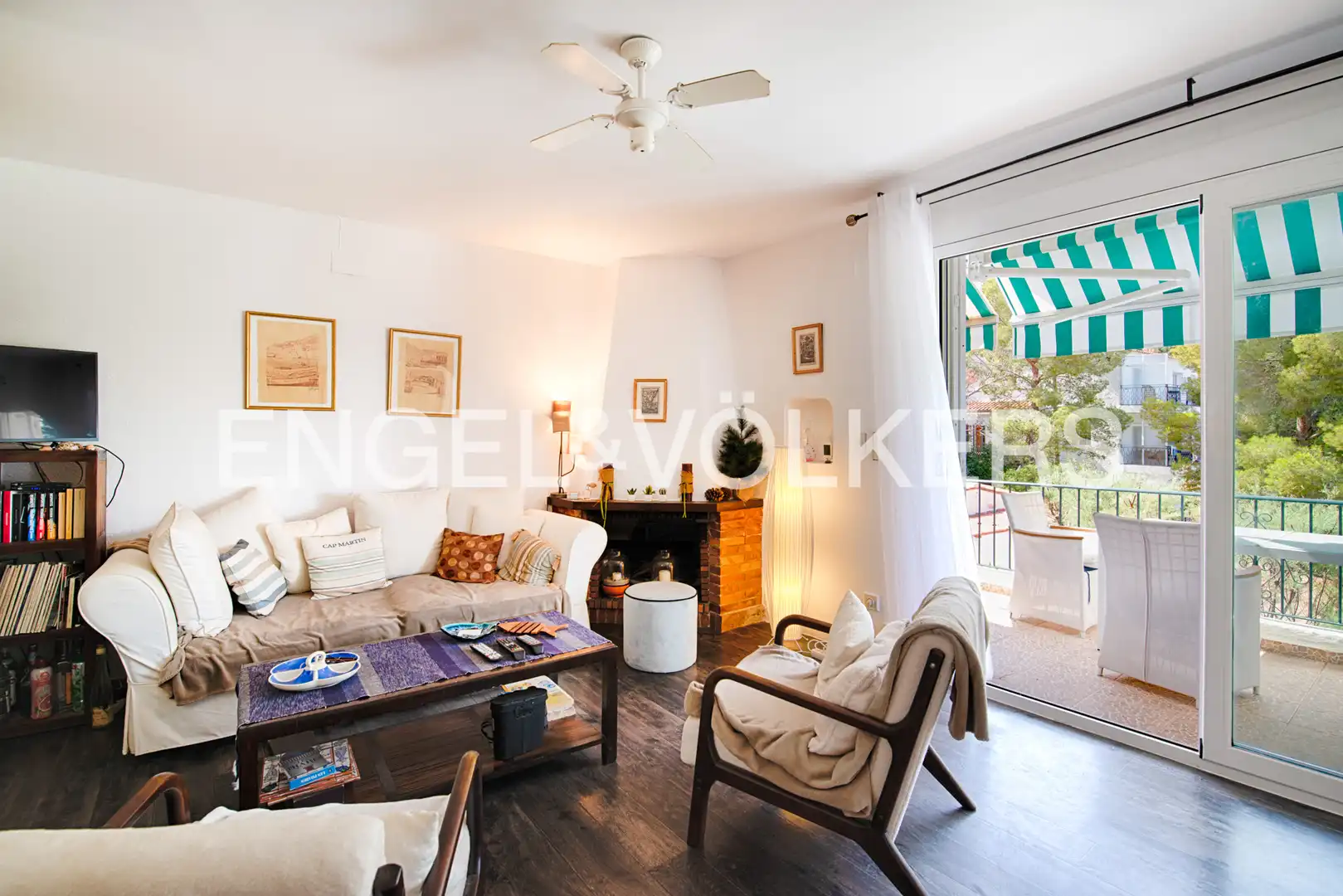 Sala de estar de Casa o chalet en venta en Roses con Jardín privado, Terraza y Amueblado