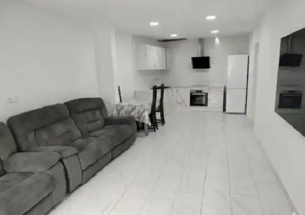 Sala d'estar de Casa adosada en venda en Crevillent amb Aire condicionat, Terrassa i Traster