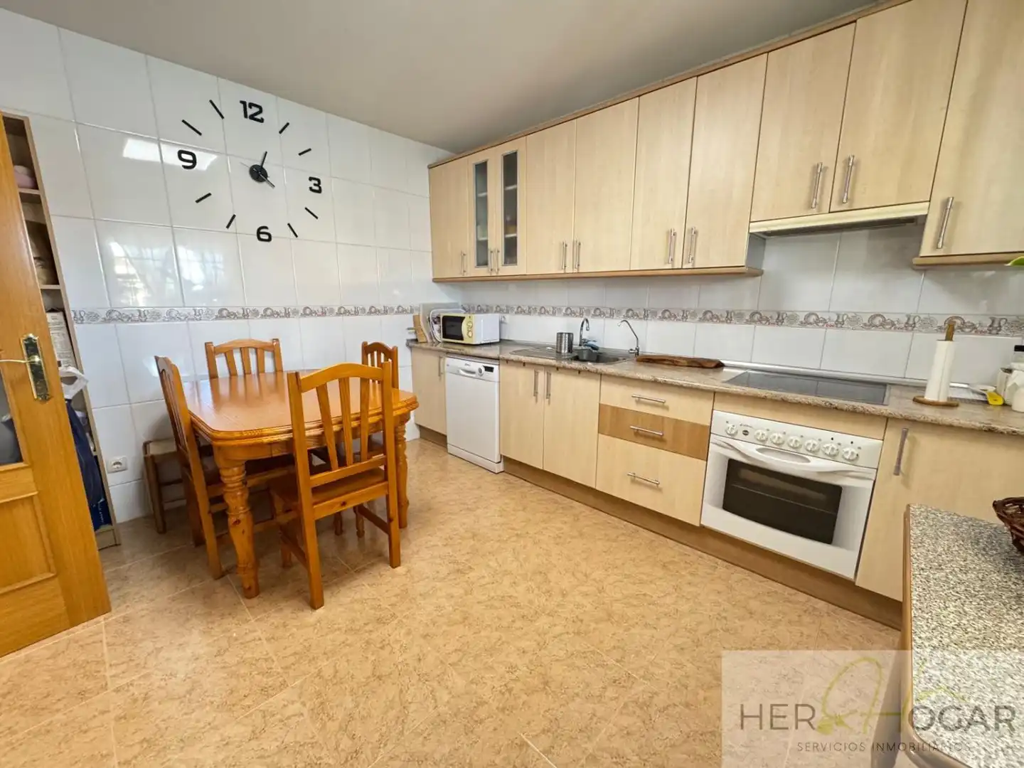 Cocina de Casa o chalet en venta en Burguillos de Toledo con Aire acondicionado, Calefacción y Jardín privado