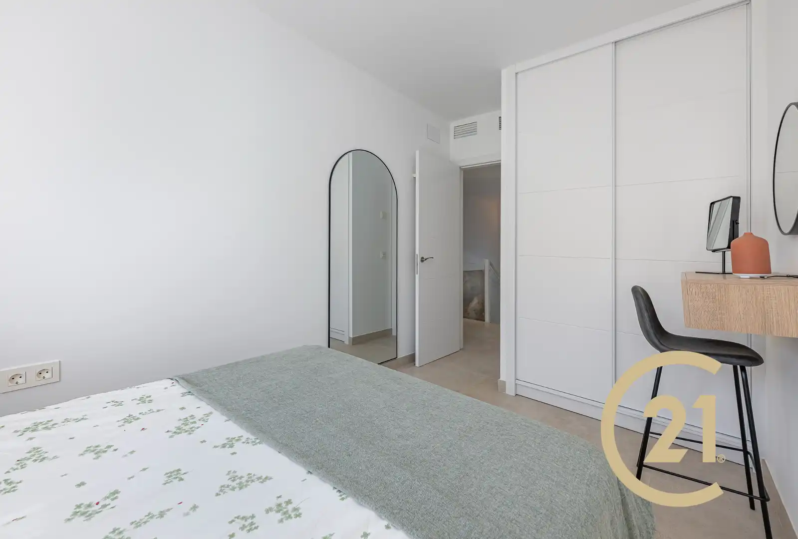 Dormitori de Casa o xalet en venda en Viñuela amb Jardí privat, Terrassa i Traster