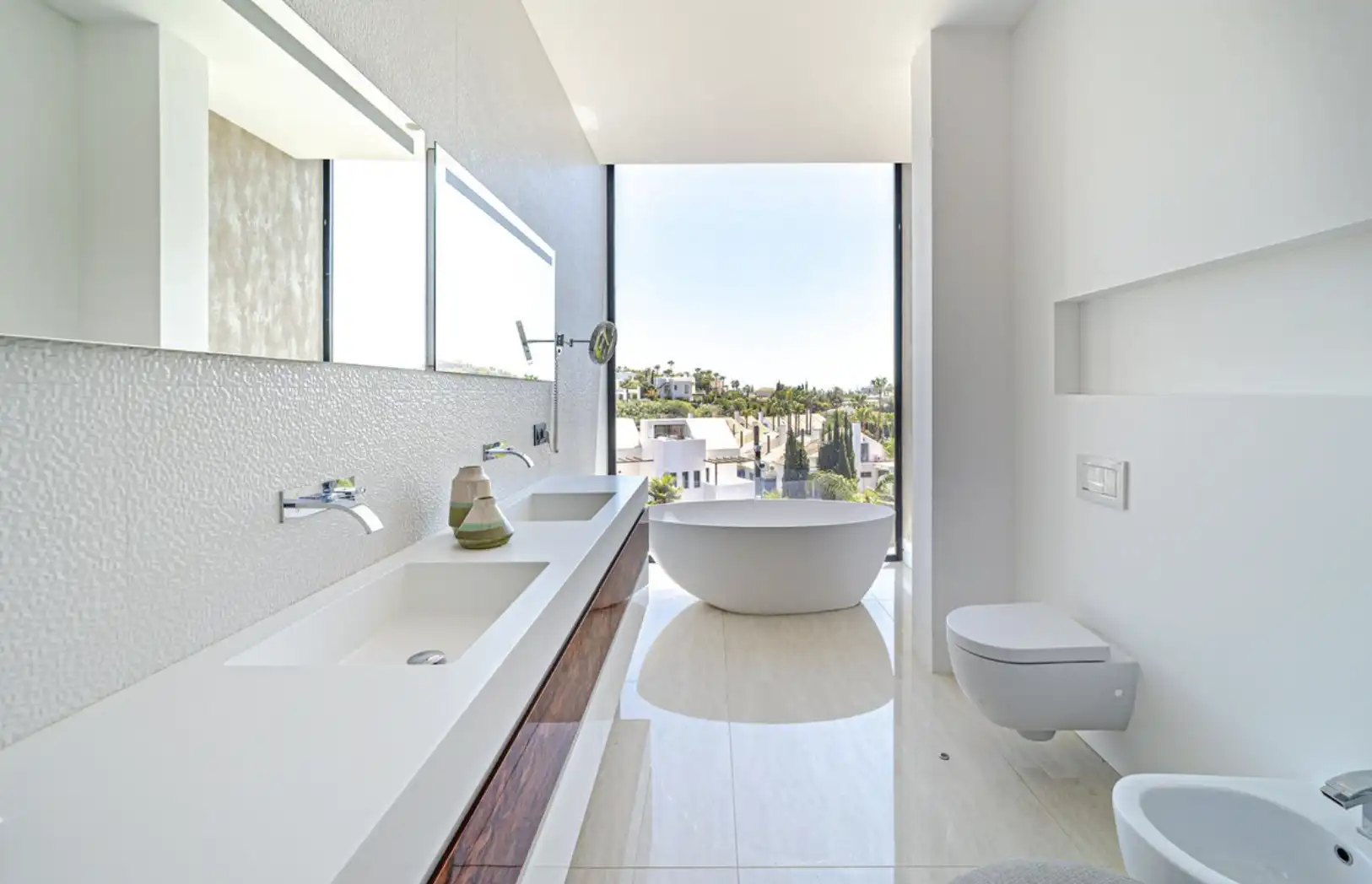 Baño de Casa o chalet de alquiler en Marbella con Aire acondicionado, Jardín privado y Terraza