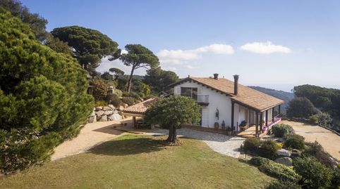 Casa en venta en Mataró con vistas al mar y amplio terreno, Bild 5