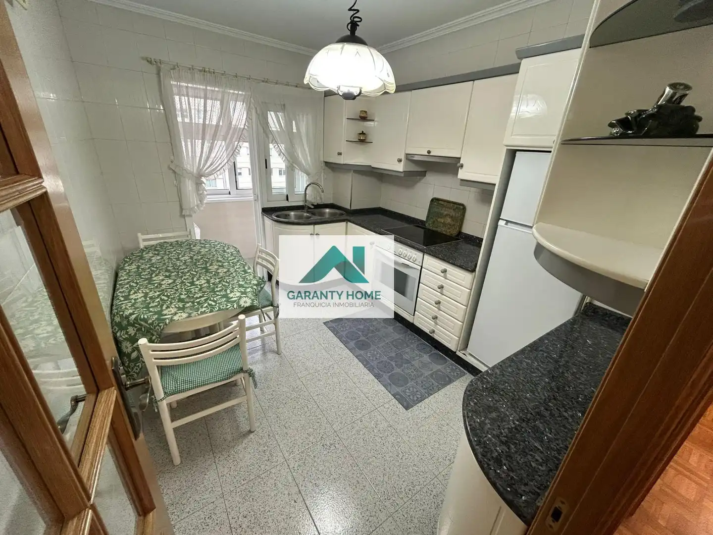 Cocina de Piso de alquiler en A Coruña Capital  con Amueblado