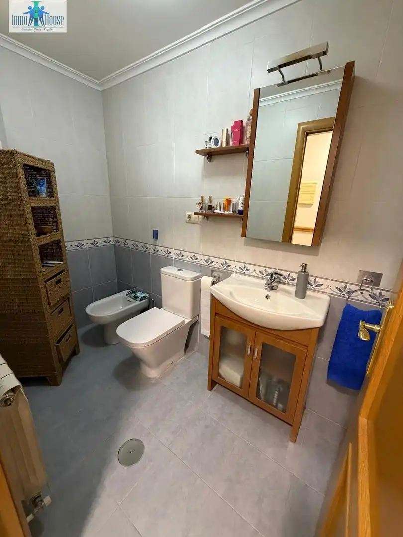 Baño de Casa adosada en venta en Albacete con Aire acondicionado, Calefacción y Trastero