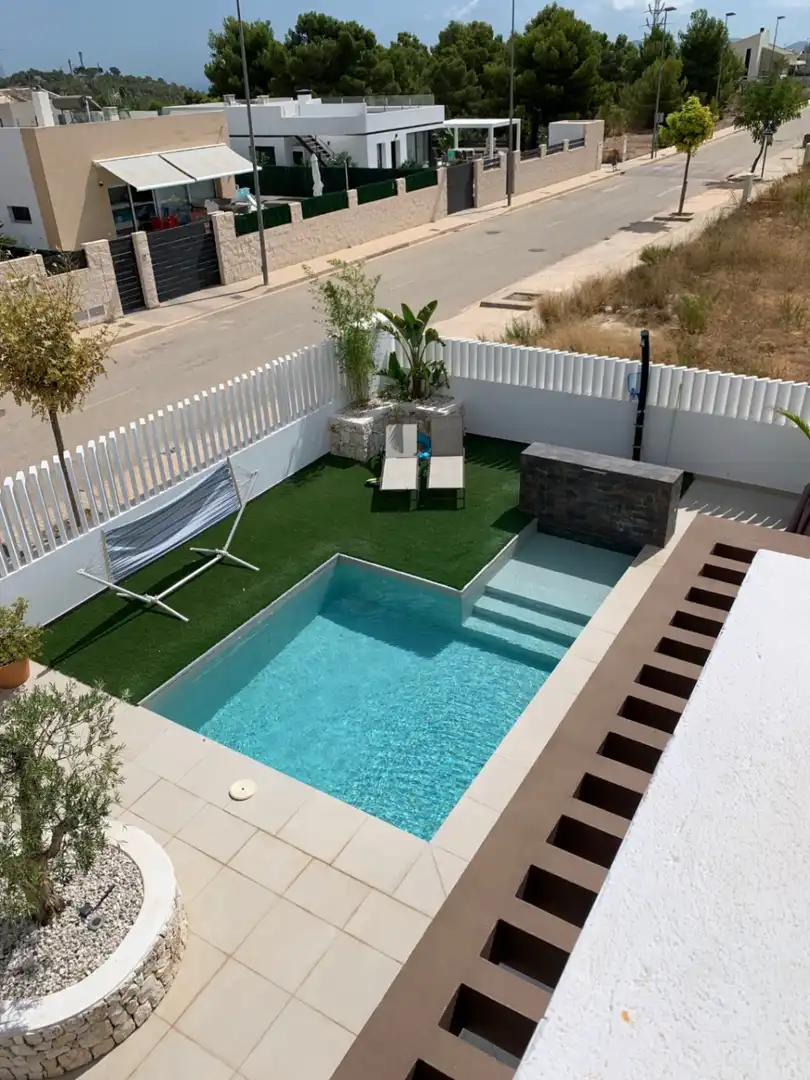 Chalet con piscina en venta en Casco urbano, imagen 3