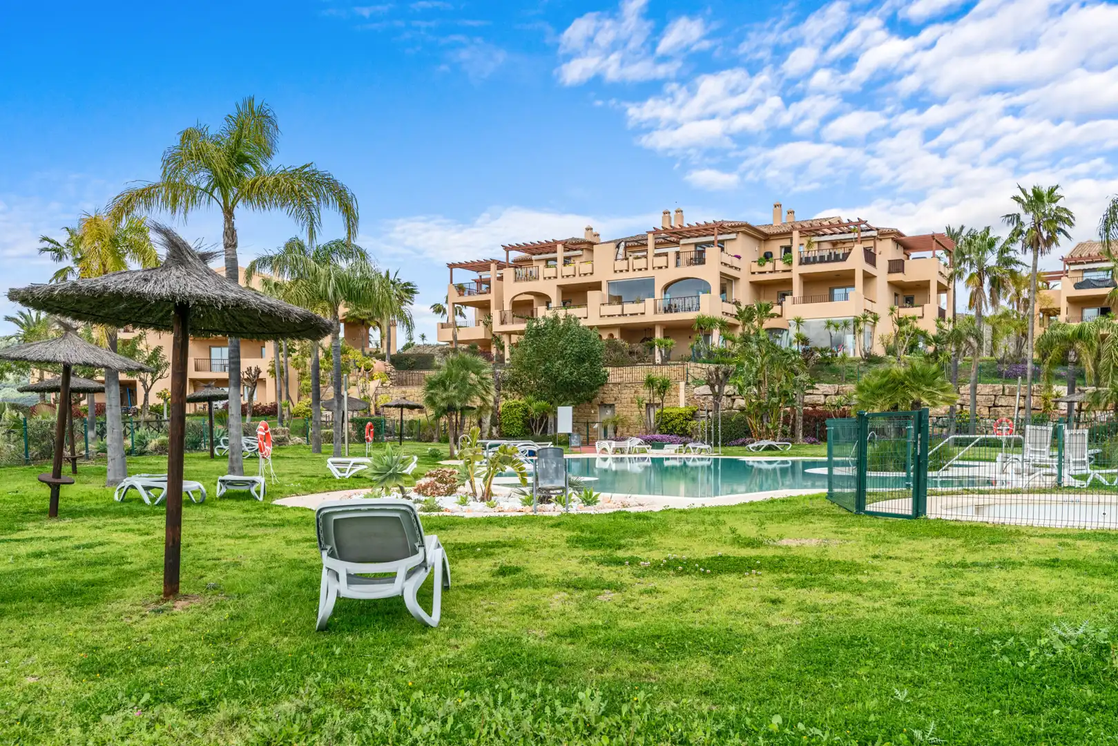 Penthouse with pool for sale in El Paraíso, imagen 16