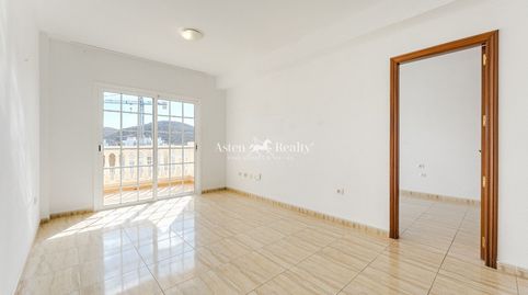 Foto 3 de Ático en venta en Jilguero, Palm - Mar, Arona