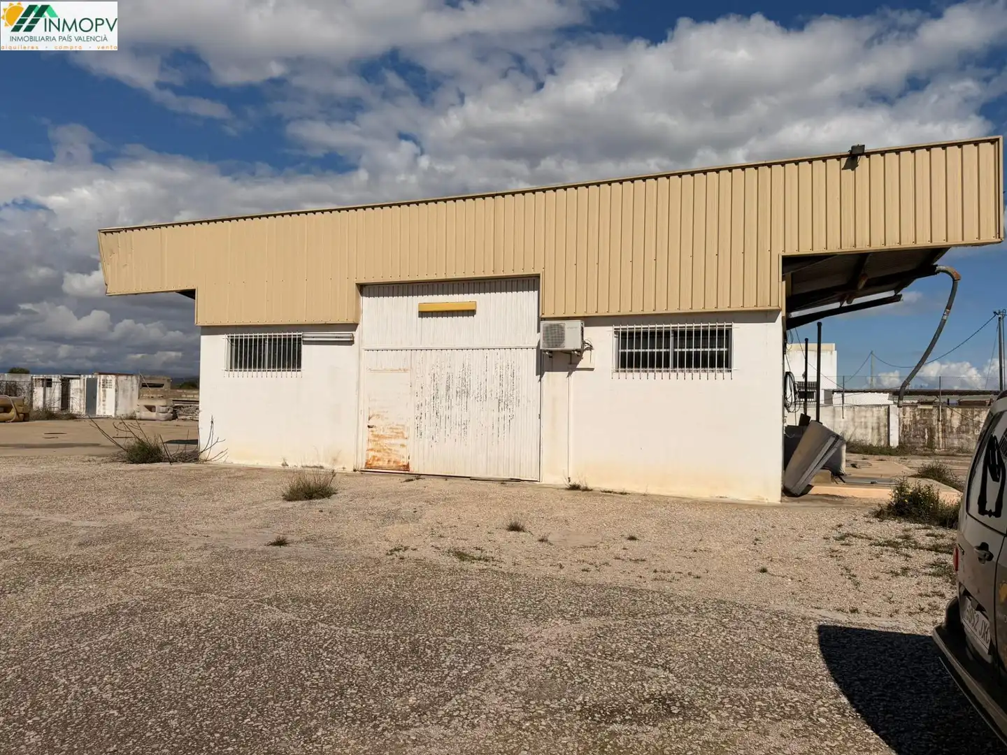 Vista exterior de Nau industrial en venda en Vinaròs