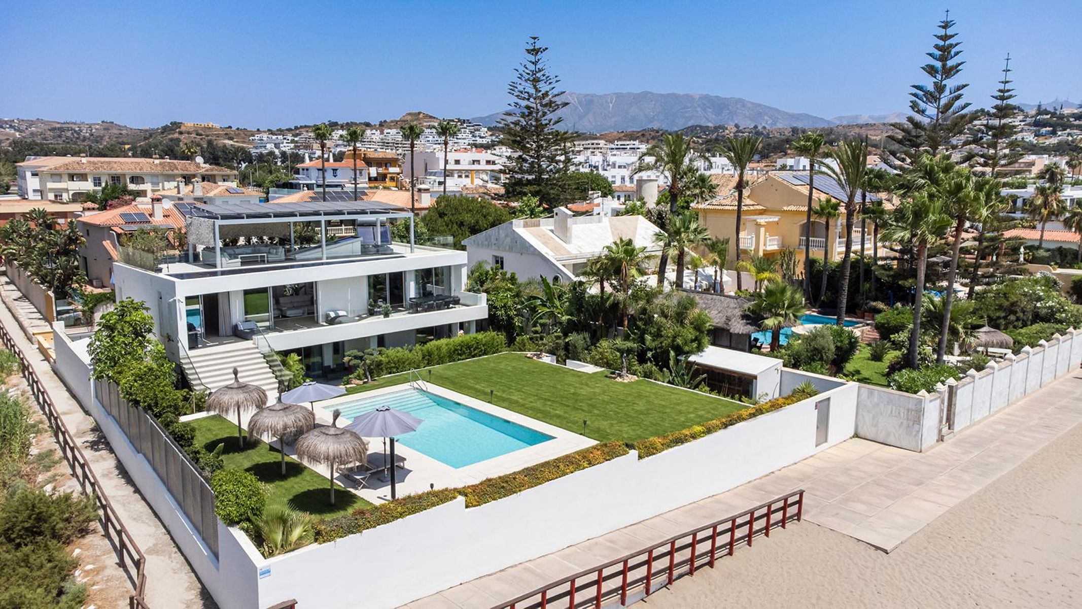 Exterior view of House or chalet for sale in Mijas  with Air Conditioner, Heating and Private garden