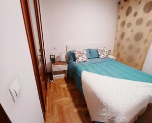 Dormitori de Apartament per a compartir en Oviedo  amb Aire condicionat i Balcó