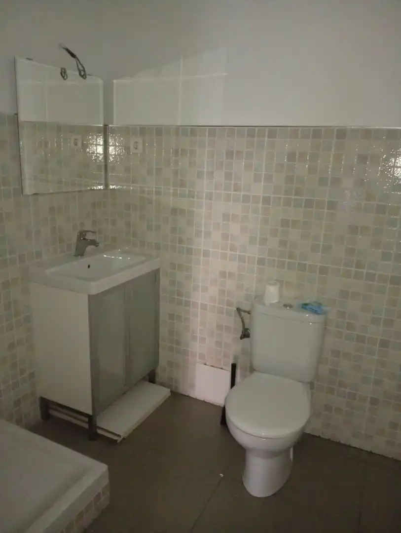 Baño de Local de alquiler en Portugalete con Aire acondicionado y Calefacción