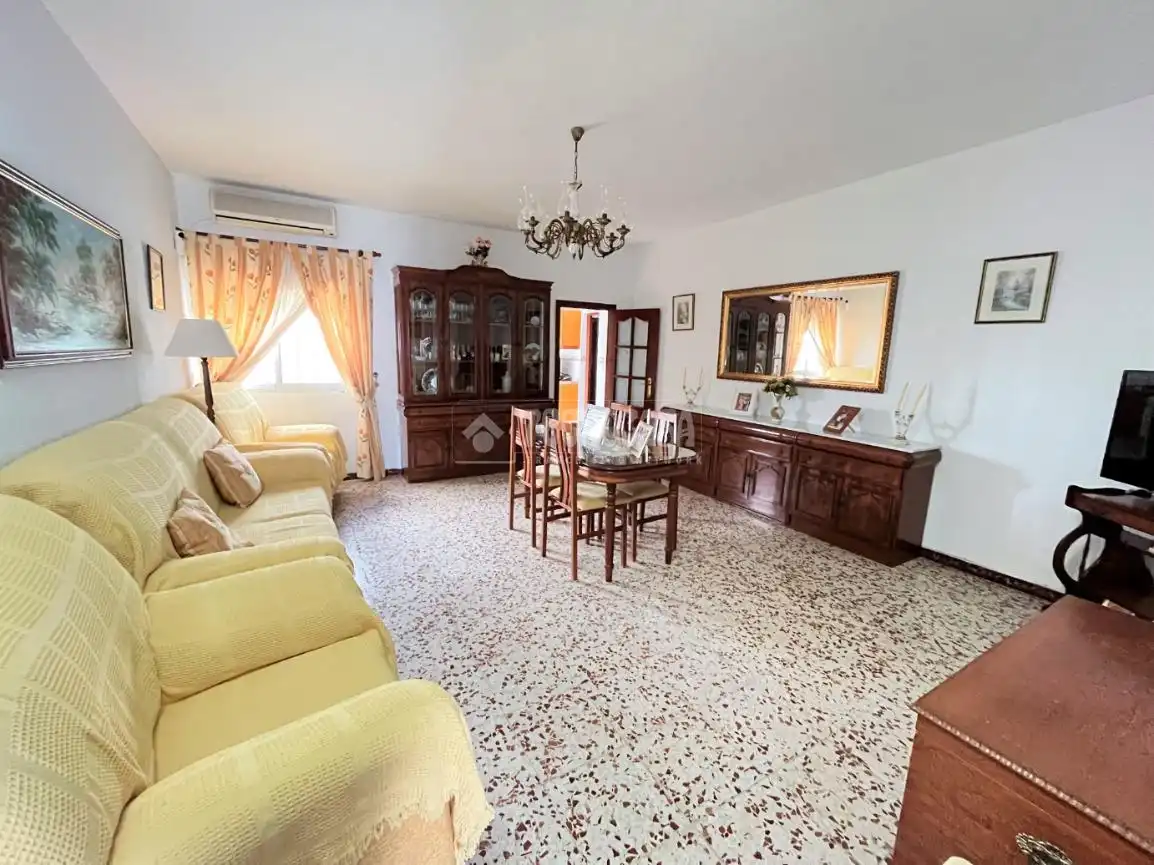 Living room of Detached homes for sale in San Fernando  with Air Conditioner, Balcony and Alarm