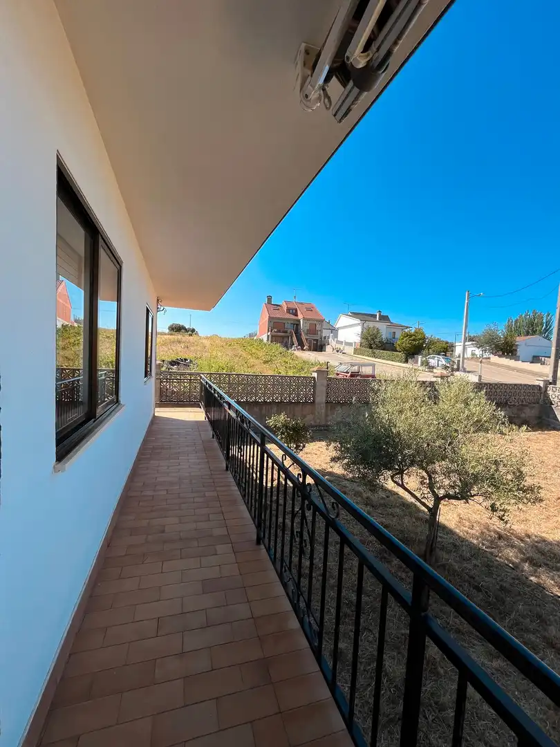 Vista exterior de Casa o chalet en venta en Santibáñez de Tera con Amueblado