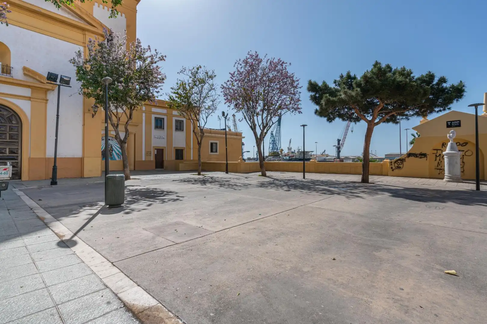 Exterior view of Houses for sale in Almería  with Terrace, Storage room and Balcony