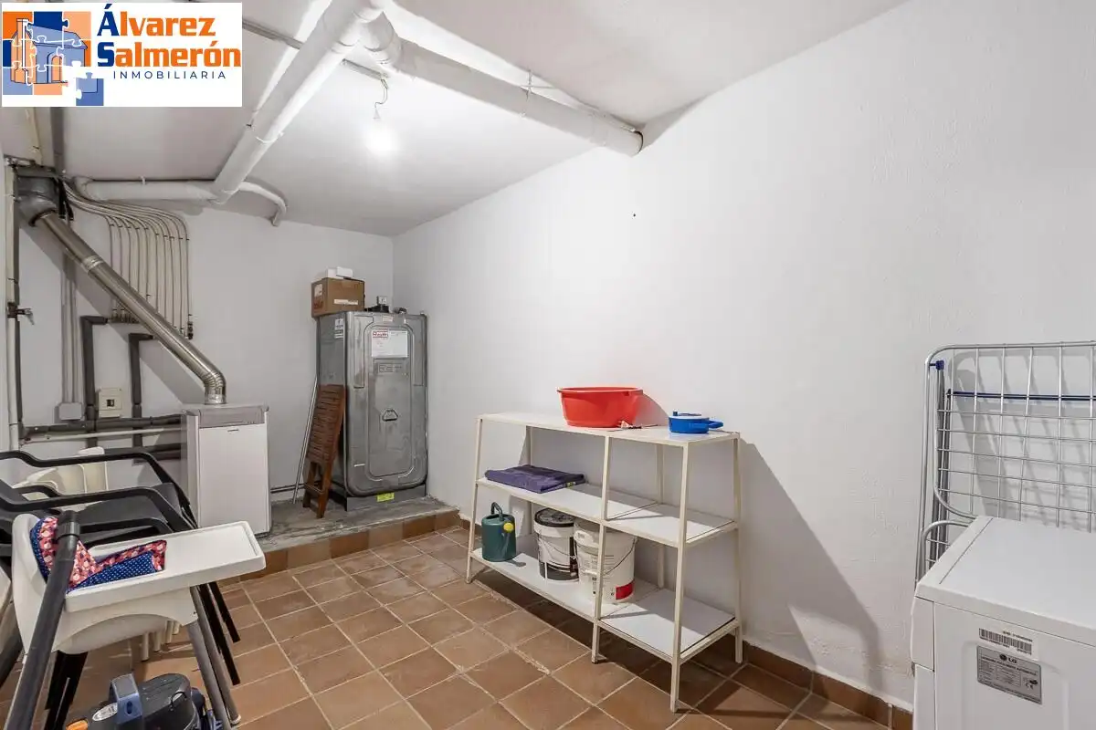 Casa o chalet en venta en Huétor Vega con Terraza, Piscina y Balcón