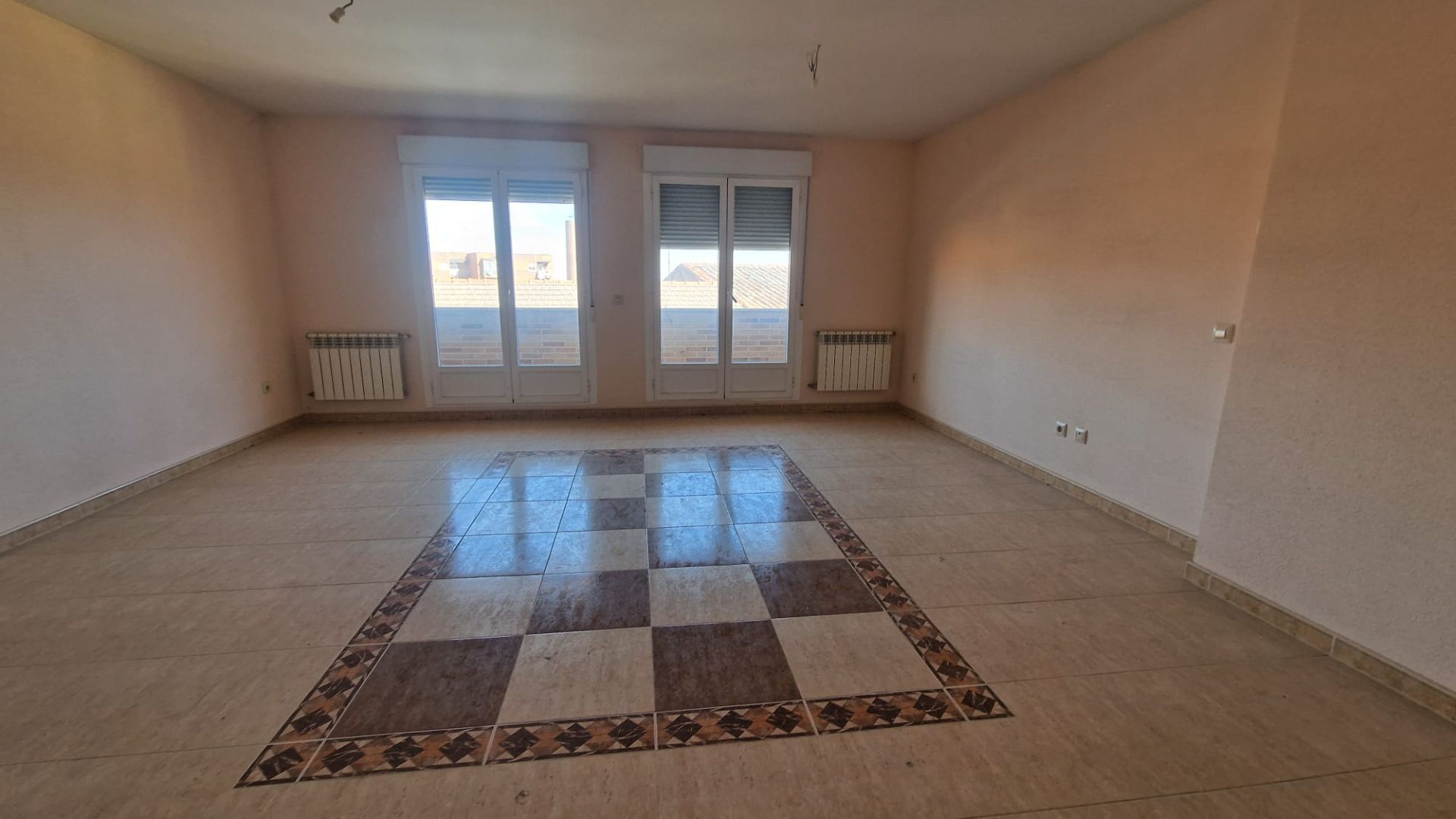 Sala d'estar de Dúplex en venda en Peñaranda de Bracamonte amb Calefacció, Terrassa i Traster